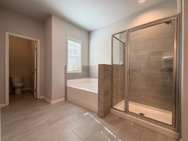 Building Photo - 3 Bed 3 Bath in Buford!