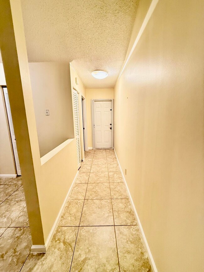 Building Photo - 3080 Inglewood Terrace