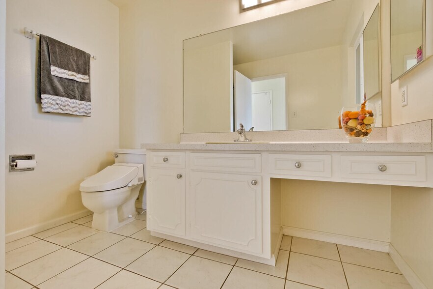 Building Photo - 255 Shearwater Is