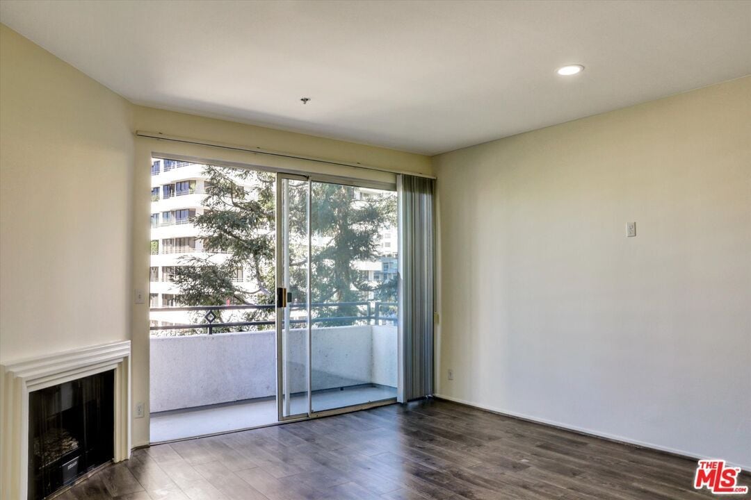 Building Photo - 10600 Wilshire Blvd