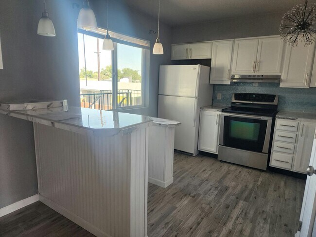 Building Photo - 317 S Stapley Dr