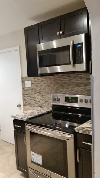 Building Photo - 8837 Granada Pl