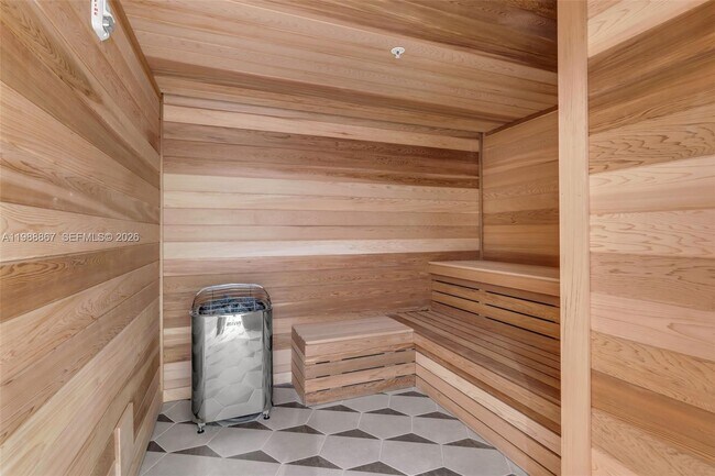 Building Photo - 601 N Miami Ave