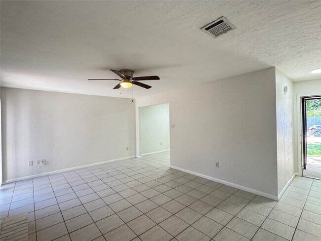 Building Photo - 10942 Beacave Bend Ct