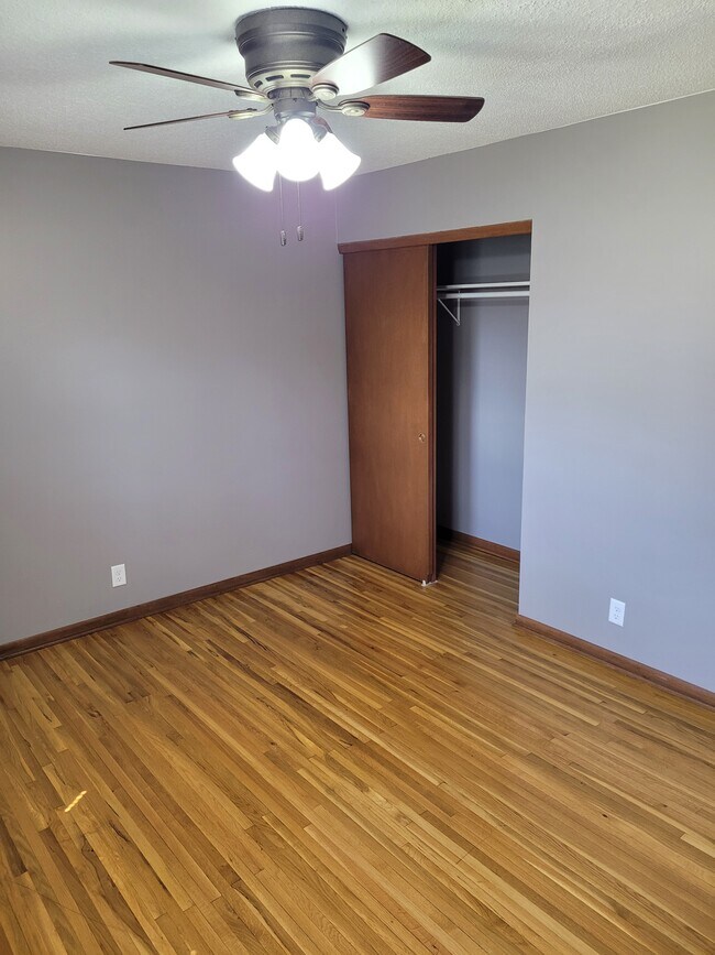 Building Photo - 4712 Western Ave