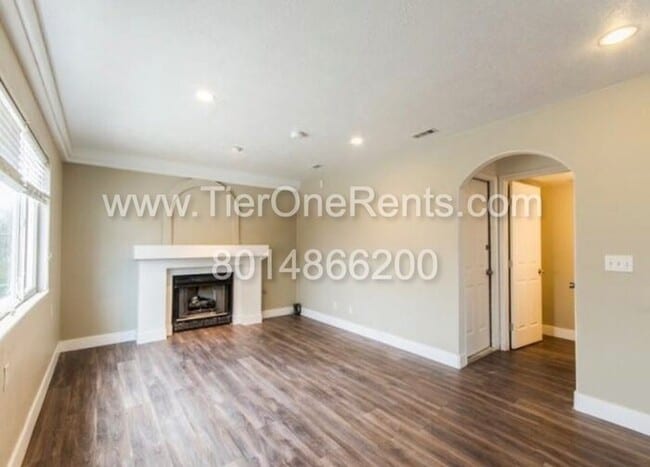 Building Photo - This property offers a NO DEPOSIT option a...