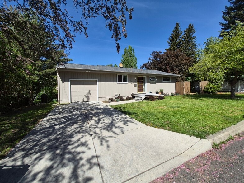 Building Photo - 1431 Alpowa Ave