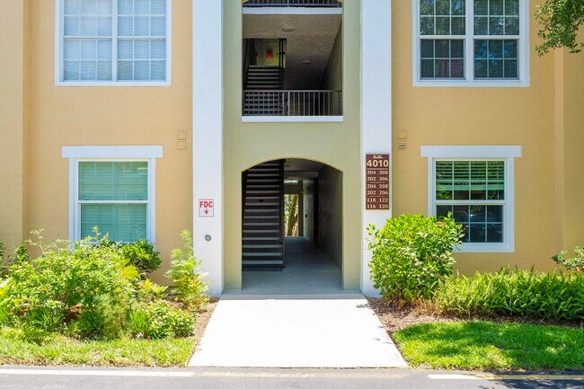 Building Photo - 4010 Grande Vista Blvd