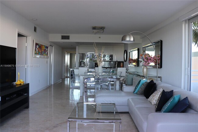 Building Photo - 226 Ocean Dr