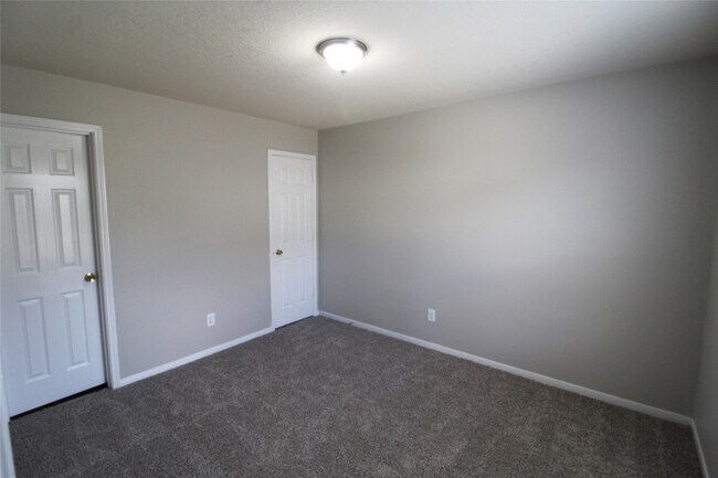Building Photo - 2834 Iris Valley Way