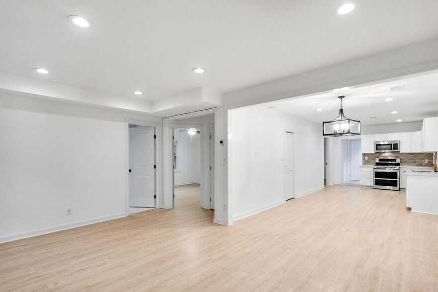 Building Photo - 1967 Browns Mill Rd SE