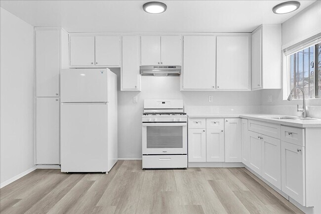 Building Photo - 2919 Baldwin St