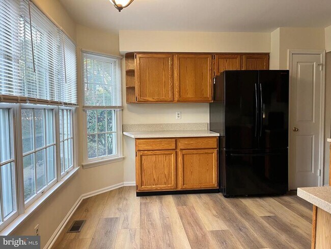 Building Photo - 13 Benjamin Rush Ln