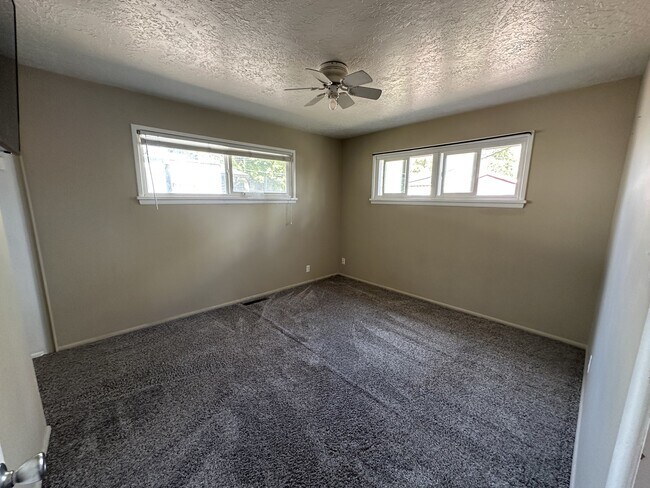 Building Photo - 1296 Buccaneer Dr