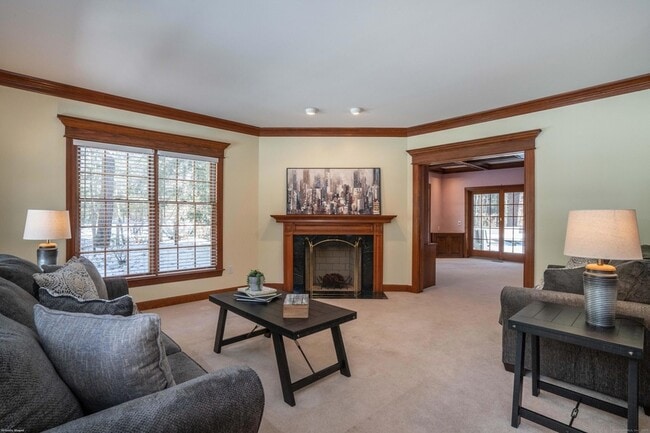 Building Photo - 3 Eton Pl