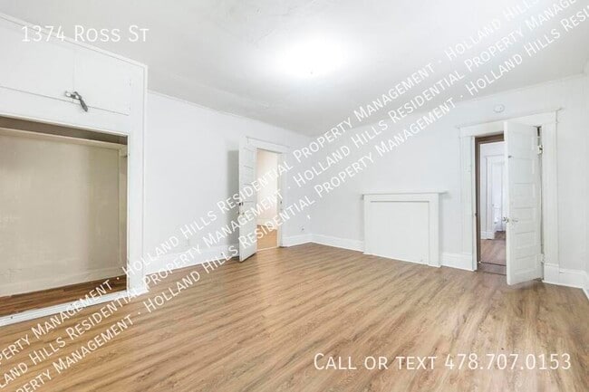 Building Photo - 1374 Ross St