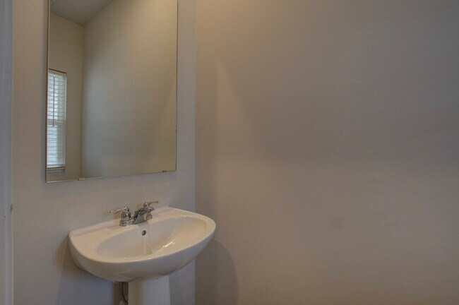 Building Photo - 4105 Quincy Adams Ln