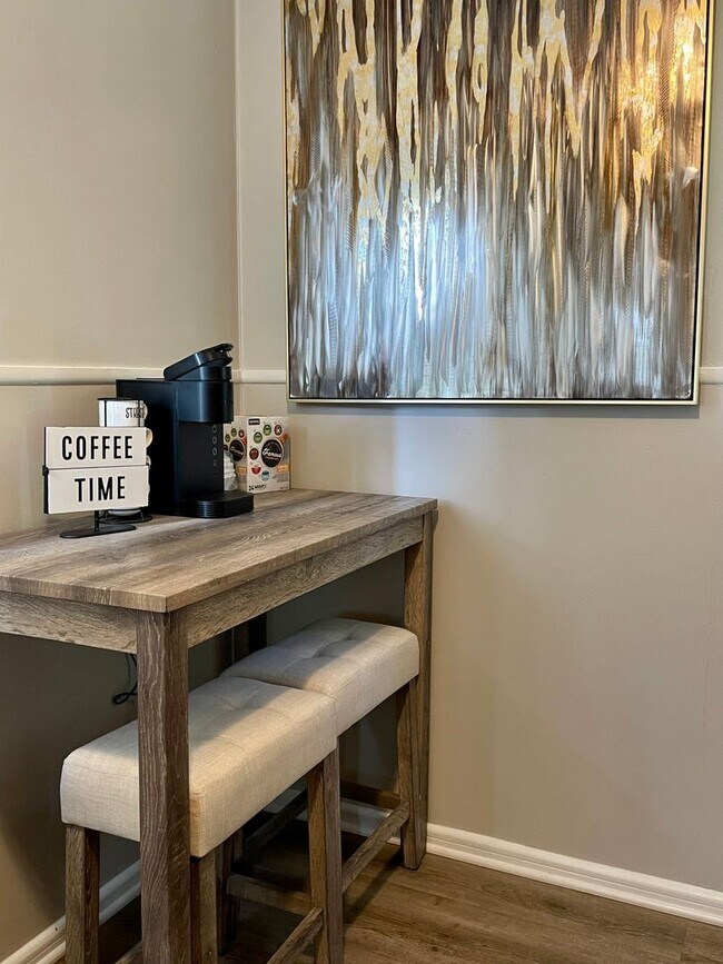 Building Photo - 6792 Hamilton St