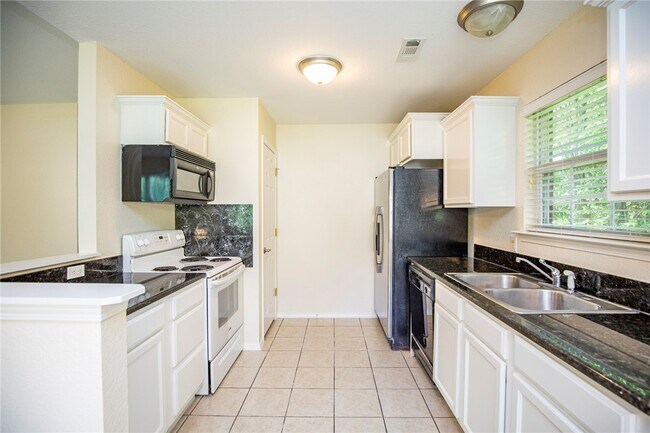 Building Photo - 2 Watling Ln