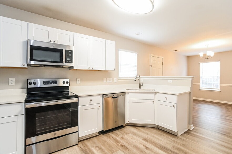 Building Photo - 2449 Reid Oaks Dr