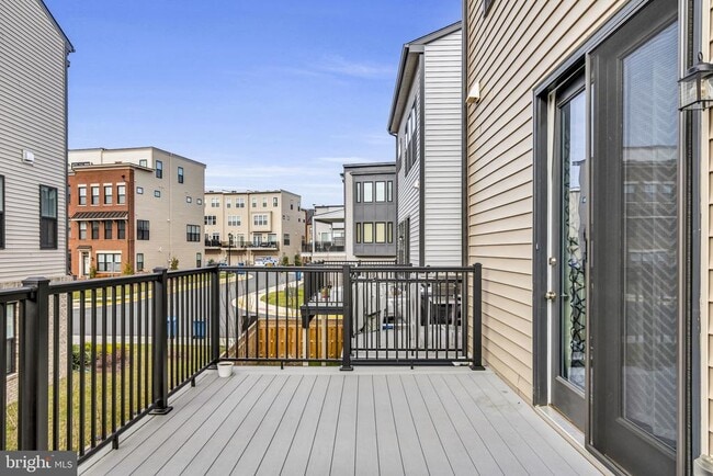 Building Photo - 23035 Sullivans Cove Sq