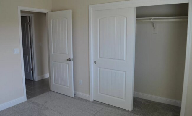 Building Photo - 3715 Bonifacio Way