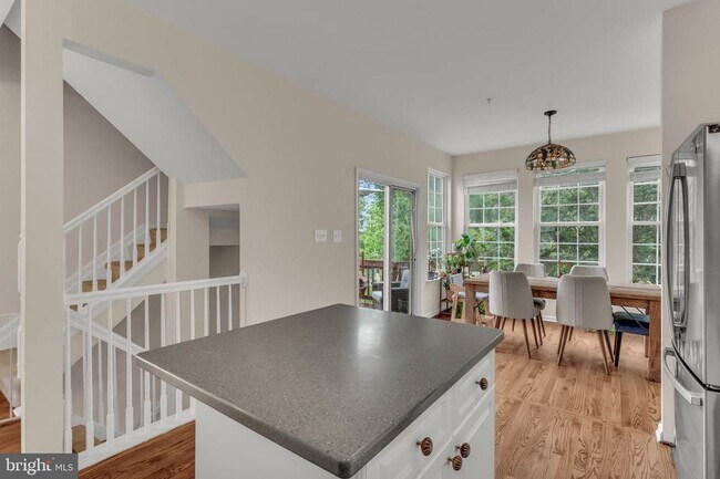 Building Photo - 2152 Millhaven Dr