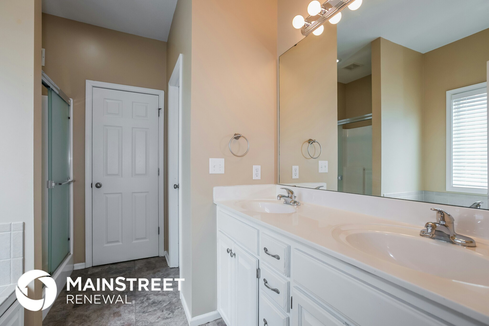 Building Photo - 423 Spring Branch Dr