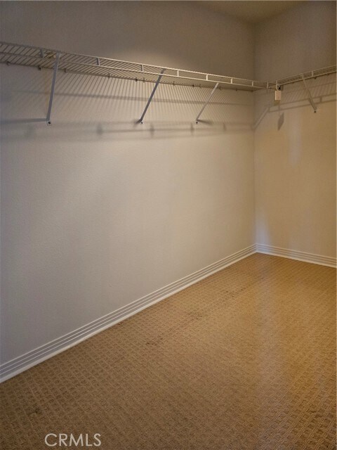 Building Photo - 214 S Alexandria Ave