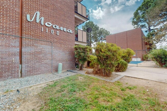 Primary Photo - 1100 Alvarado Dr SE