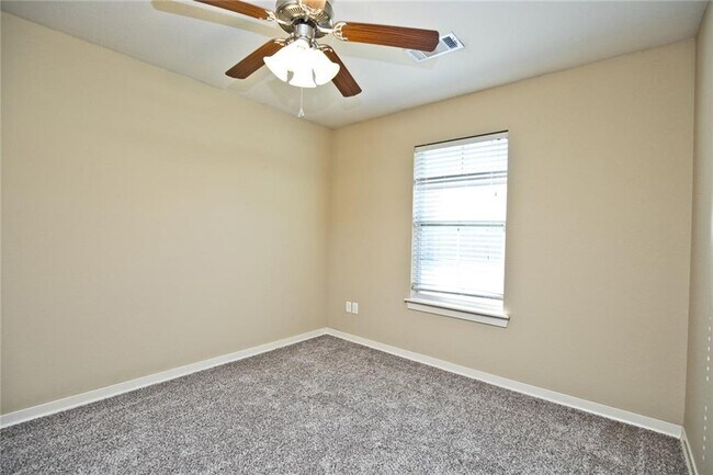 Building Photo - 3761 W Providence Dr