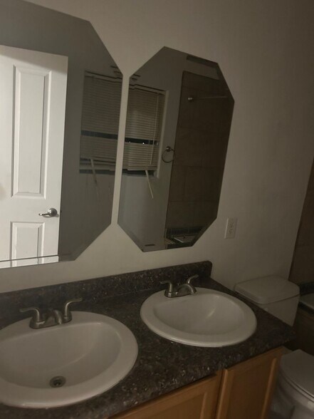 Building Photo - 3610 Cam Del Rancho