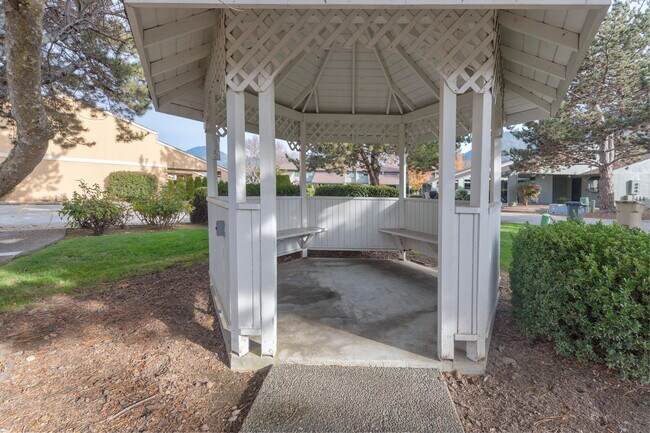 Building Photo - 1100 Excalibur Dr