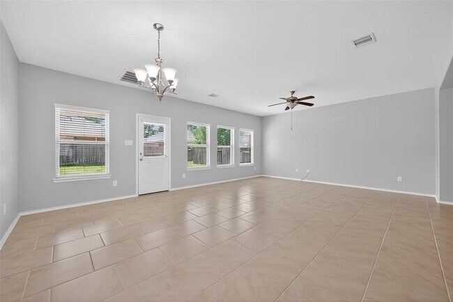 Building Photo - 154 Meadow Grove Dr