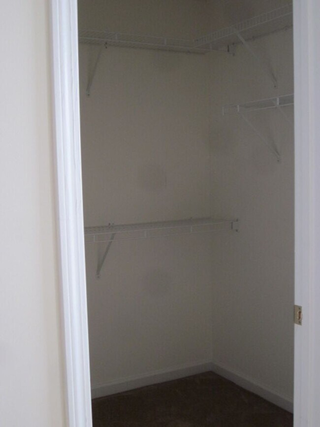 Building Photo - Awesome 3 Bedroom in Pinecrest!