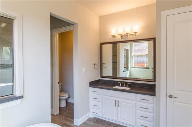 Building Photo - 8513 Pine Valley Dr