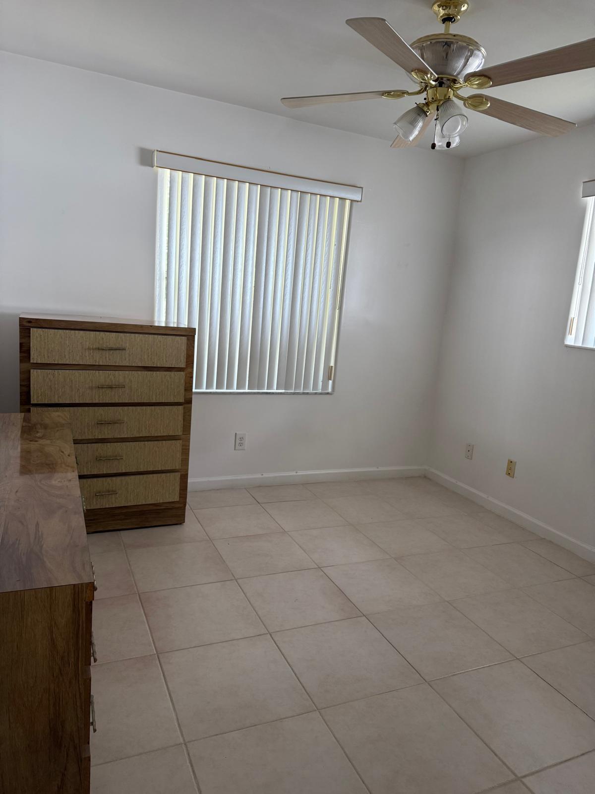 Building Photo - 7400 SW 37th Ct