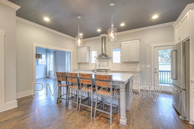 Building Photo - 1537B Battlefield Dr