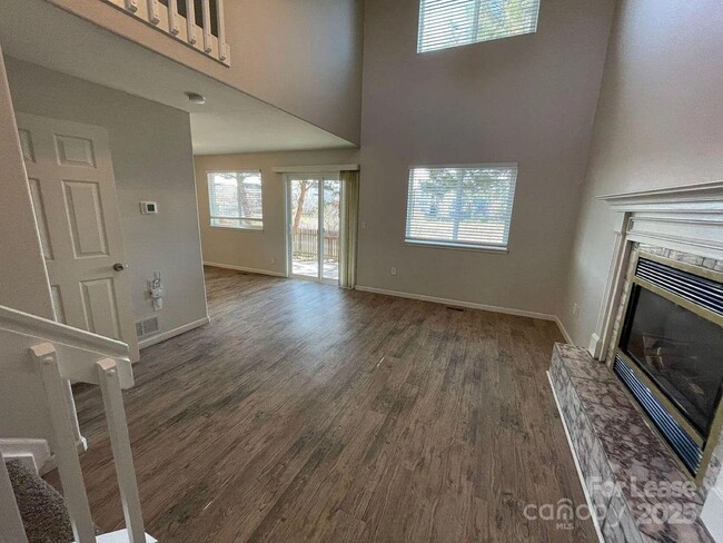 Building Photo - 10545 Barvas St