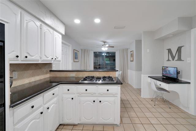 Building Photo - 2227 Timberwood