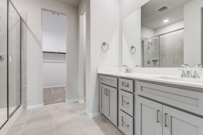 Master Bath - 729 Santa Lucia Dr