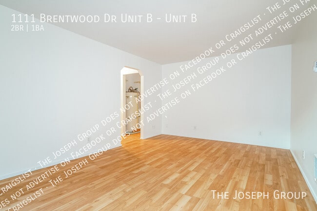 Building Photo - 1111 Brentwood Dr