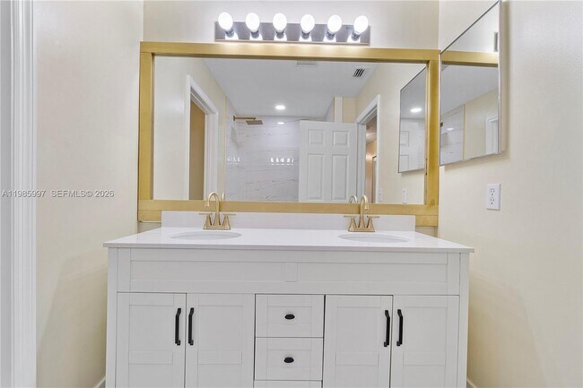 Building Photo - 5310 NW 124th Way