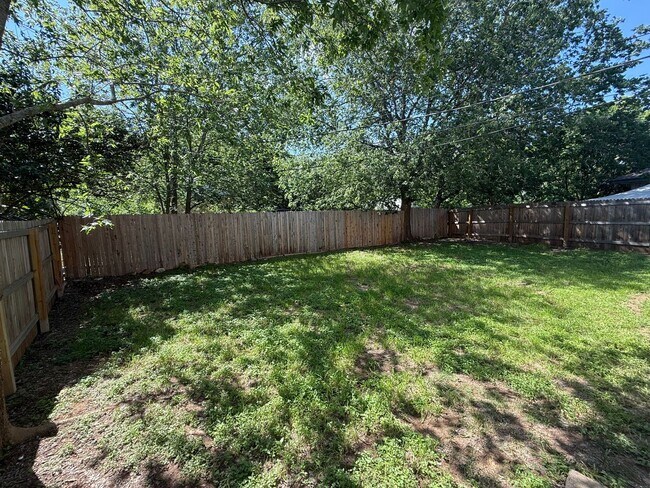 Building Photo - 8508 Apple Carrie Cove