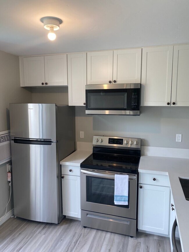 Building Photo - Hyde Park Villas Condo with Mountain Views