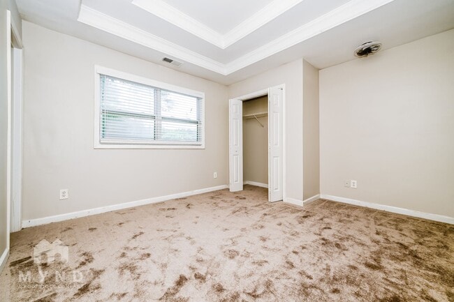 Building Photo - 1575 Laurel Park Pl