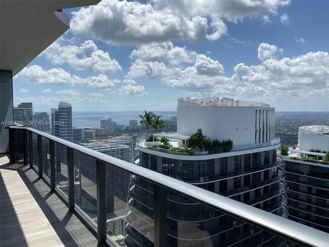 Building Photo - 801 S Miami Ave