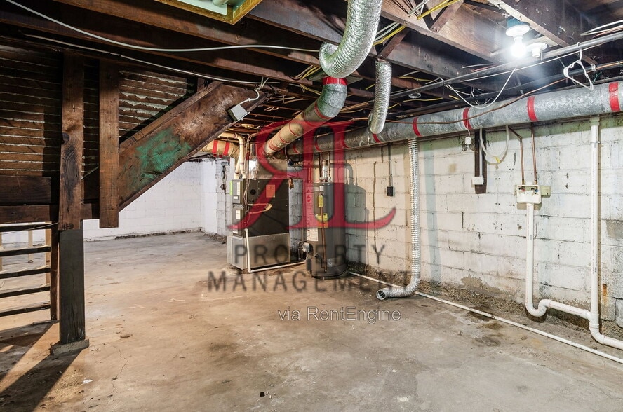 Building Photo - 247 E Jenkins Ave