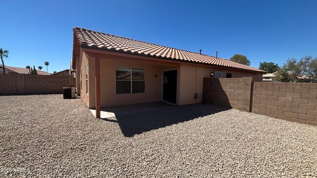 Building Photo - 12721 W Palm Ln