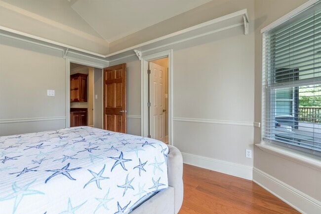 Building Photo - 5004 Cypress Lake Dr